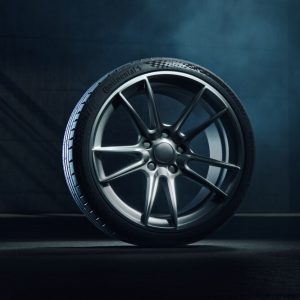 Llanta Continental SportContact 7: Rendimiento Deportivo y Eficiencia en Combustible