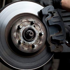 Identificando los problemas de frenado: Causas y soluciones